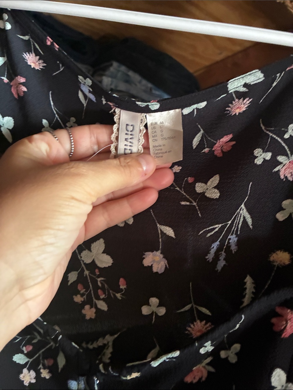H&M Black Floral Puff-Sleeve Tunic - Picture 3 of 5